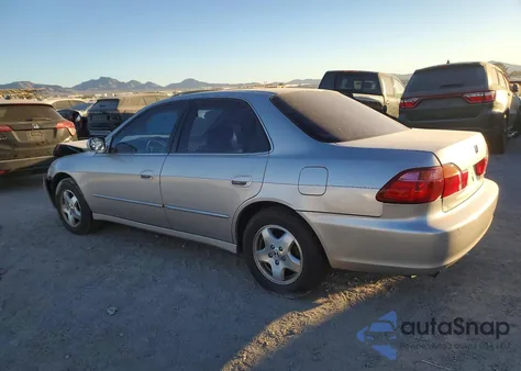 1999 Honda Accord Ex z USA, uszkodzony, nr VIN 1HGCG1659XA035630